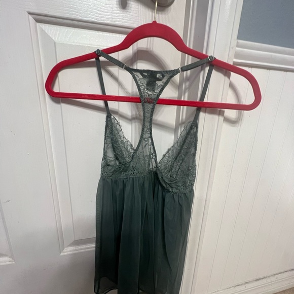 victoria secret tank - Picture 4 of 4